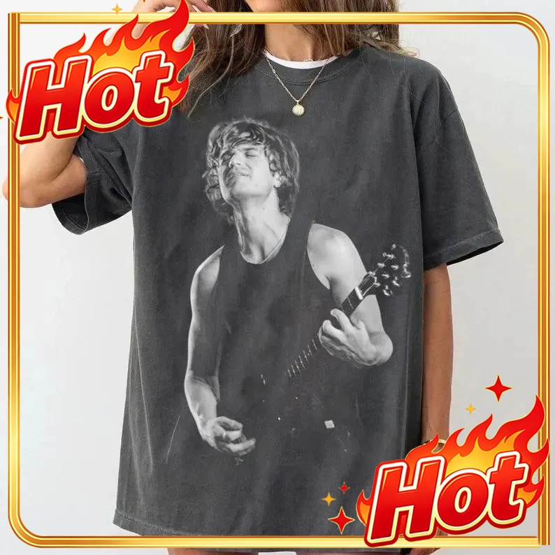 Custom Top DJO Joe Keery Poste - Poster Men Fashion review and price